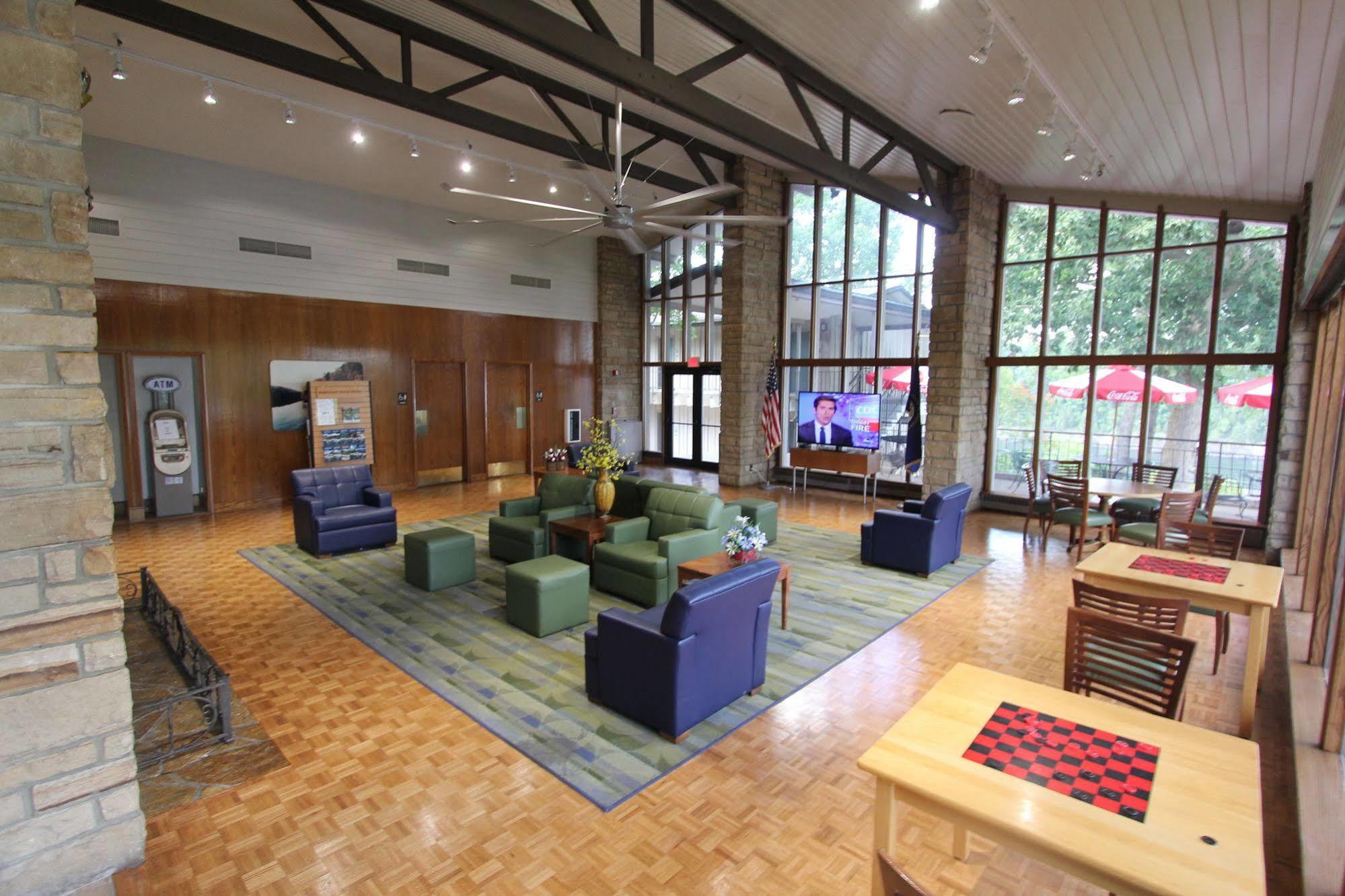 Lake Cumberland State Resort Park Jamestown Exterior foto
